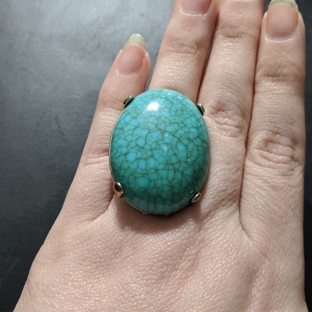 GOLD Tone Faux Turquoise Oval Statement Cocktail Ring - size 5.75